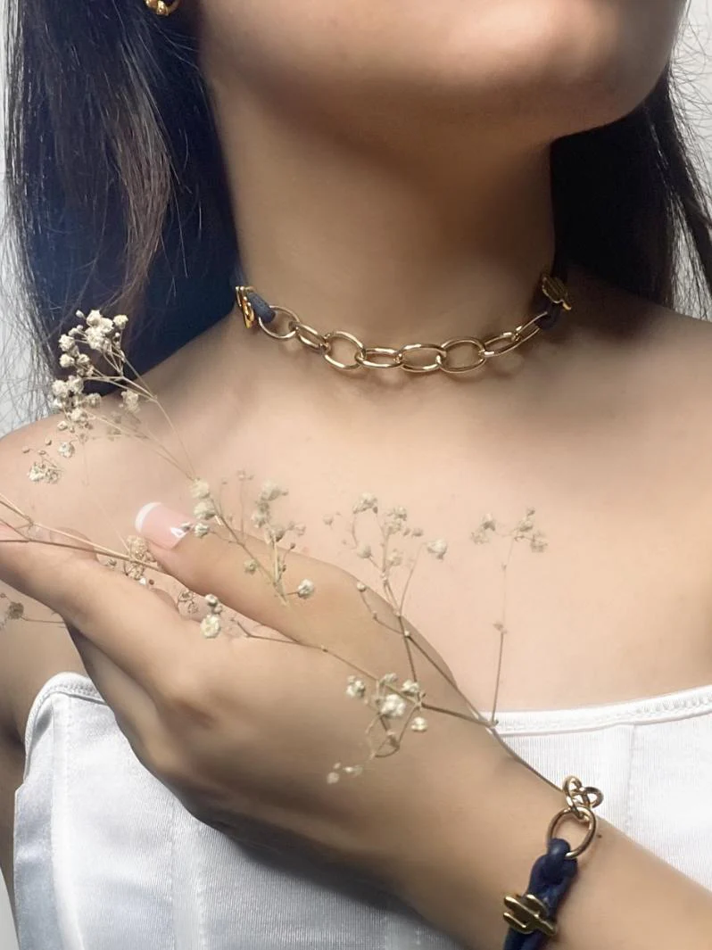 Arizona Bold Gold Necklace in Navy