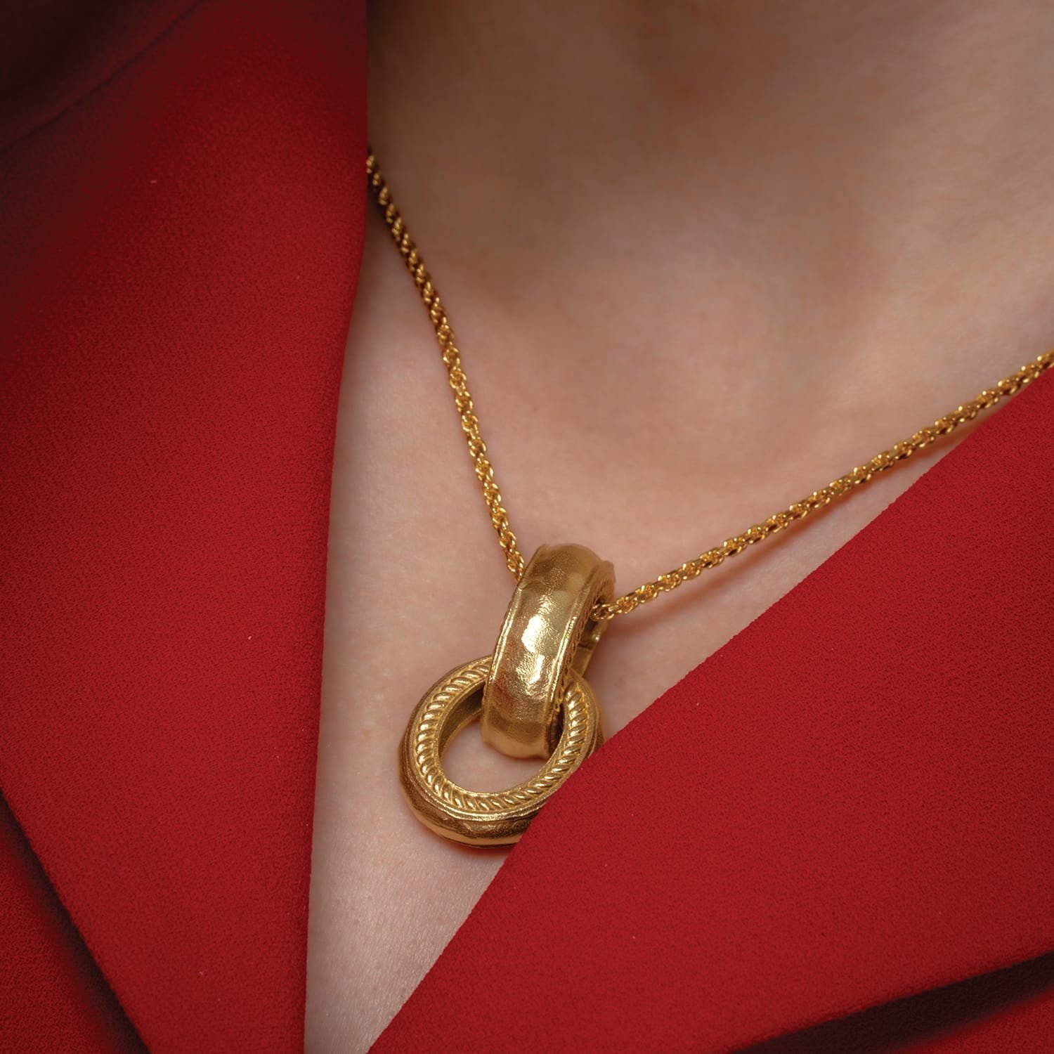 Twisted Rope Interloop Pendant Neck