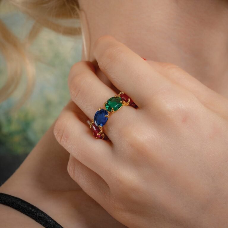 Multihued Crescendo Rainbow Ring