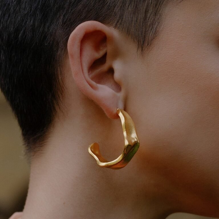 Gilded Crimped Hoops (Gold)