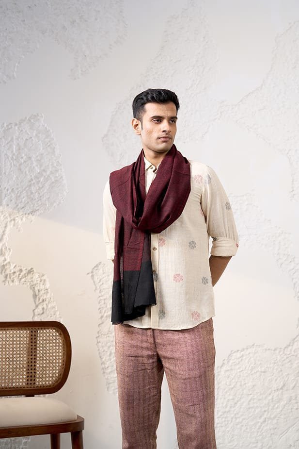 Crimson Echo Fine Cashmere Wool Sto