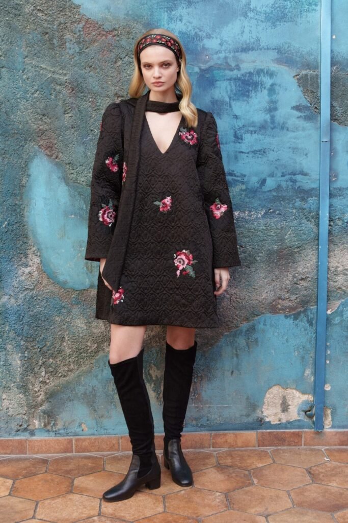 Balck quilted applique short dress