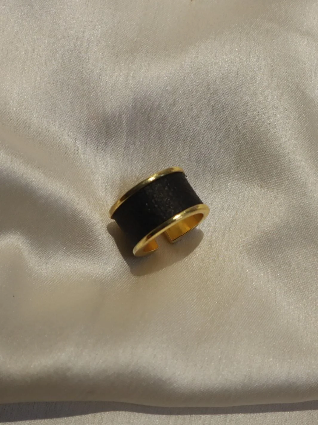 Plant Leather Black Ring in Gold