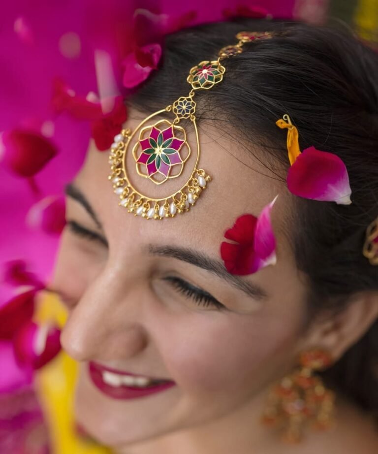 Gul Roja Mangtika