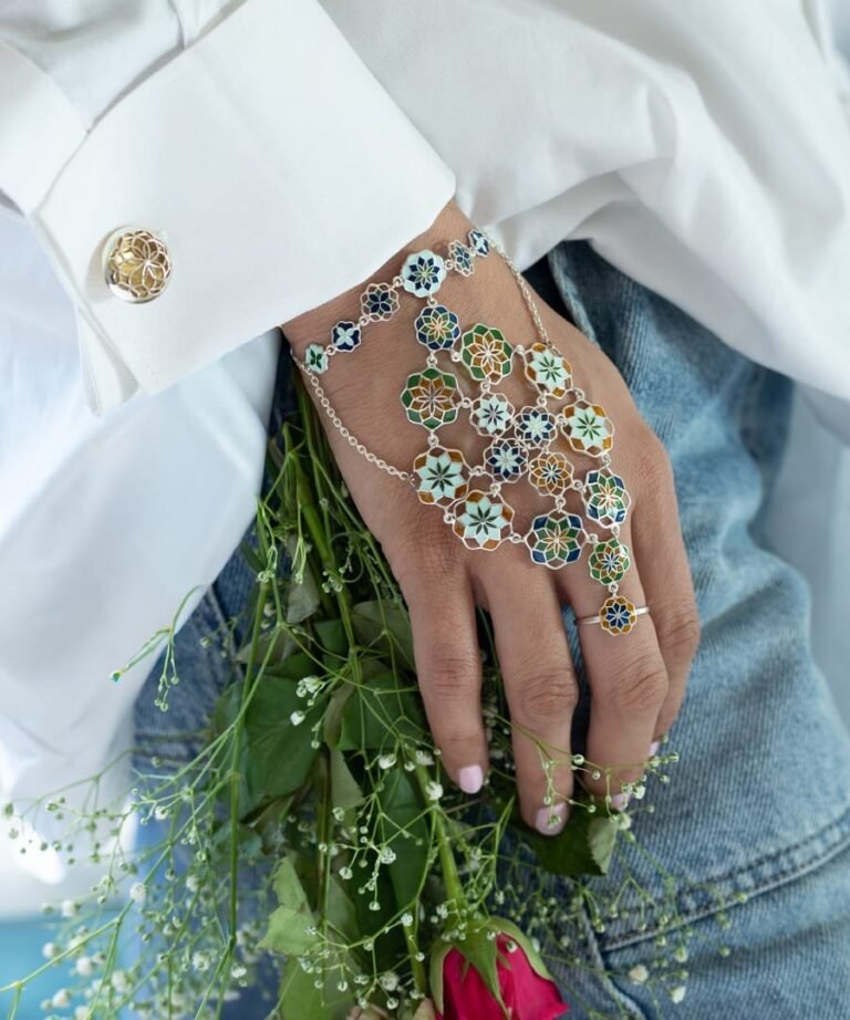 Gul Zuhuur Haathphool Frosty Blue
