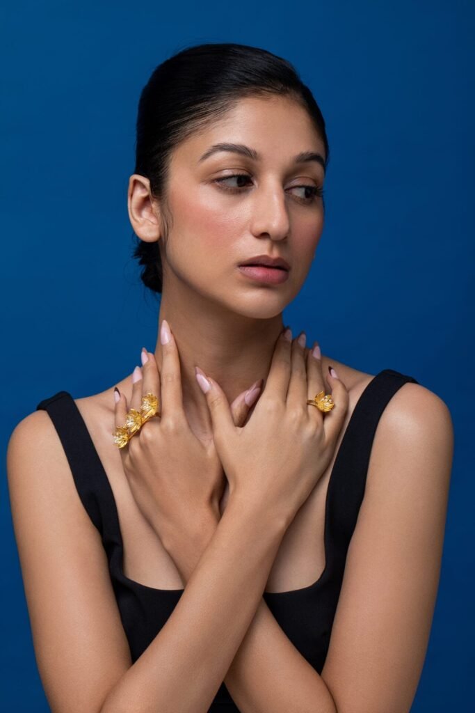 Pearly Golden Flower 3 Finger Ring