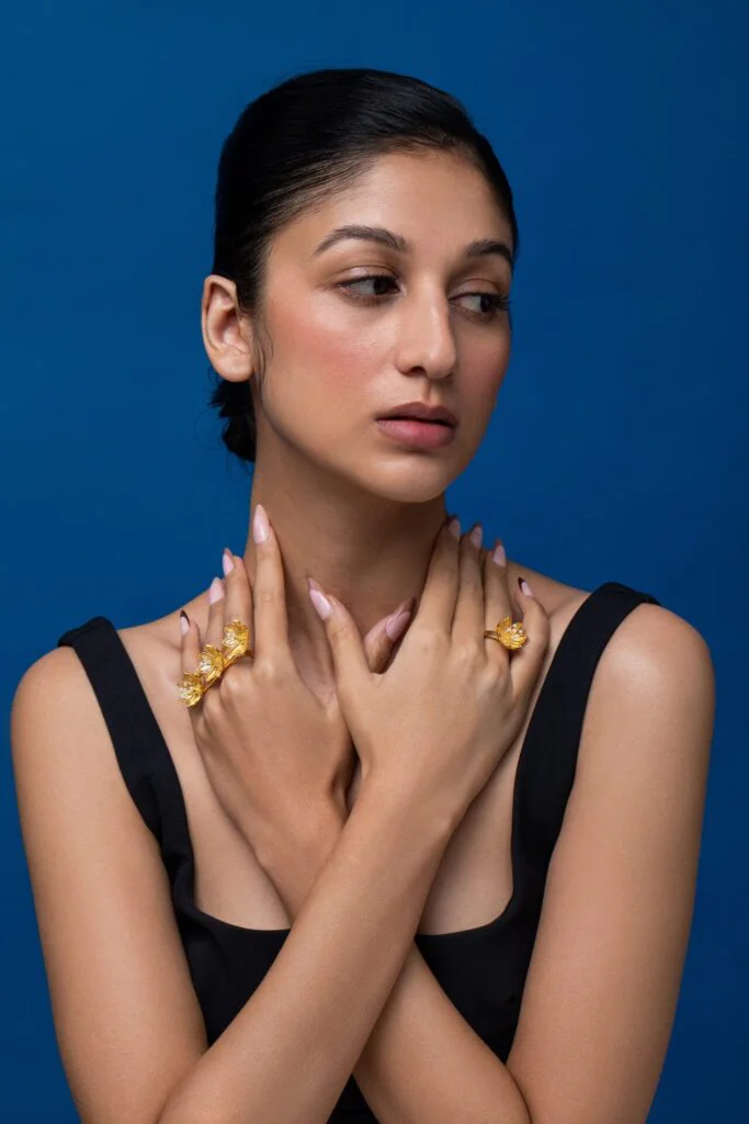 Pearly Golden Flower 3 Finger Ring