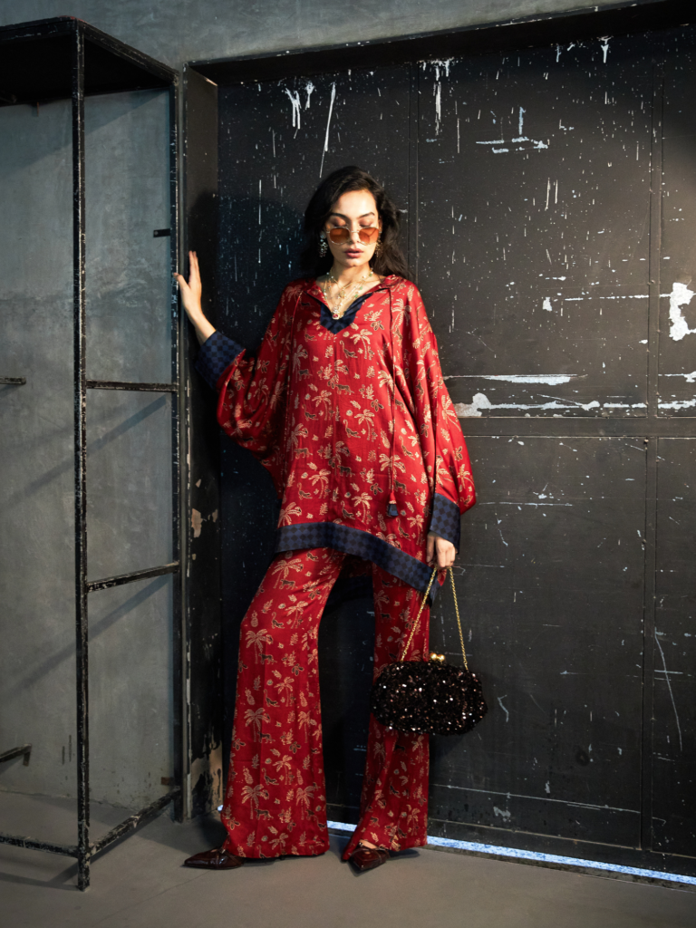THE FLARE PANTS