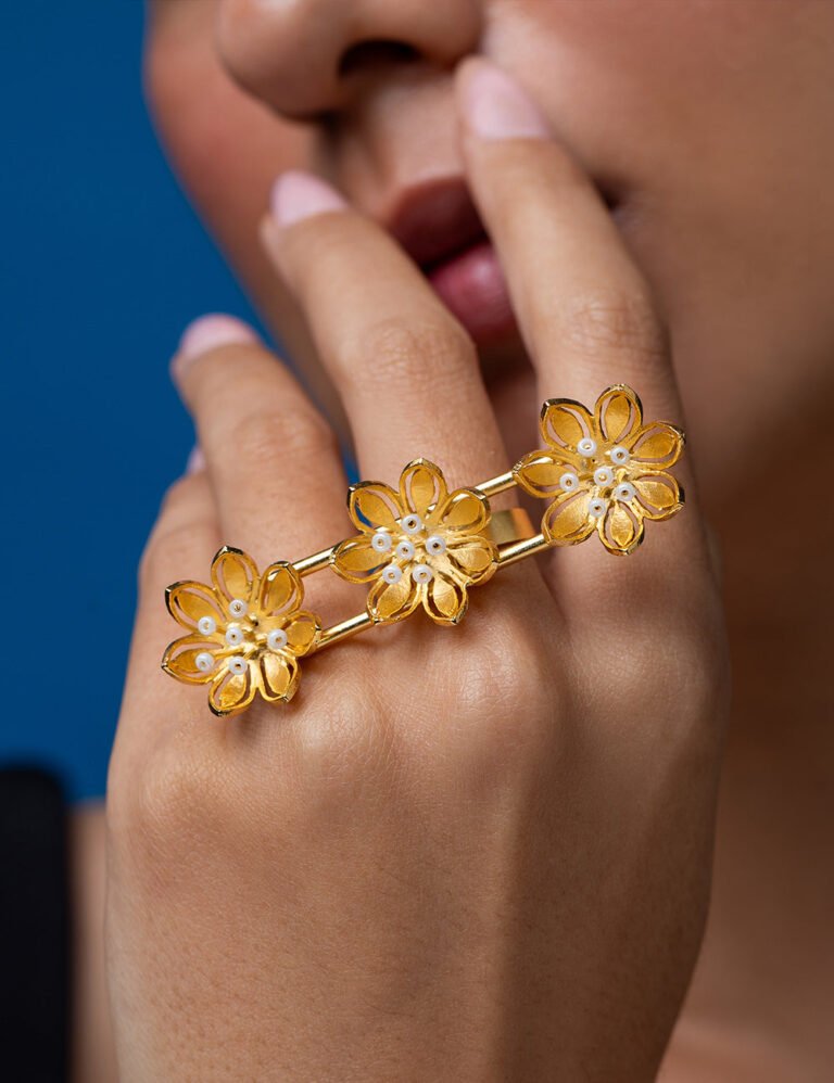 Pearly Golden Flower 3 Finger Ring