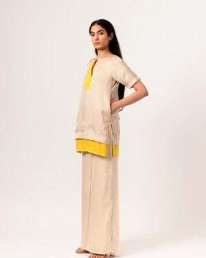 Ecruyellowblouse