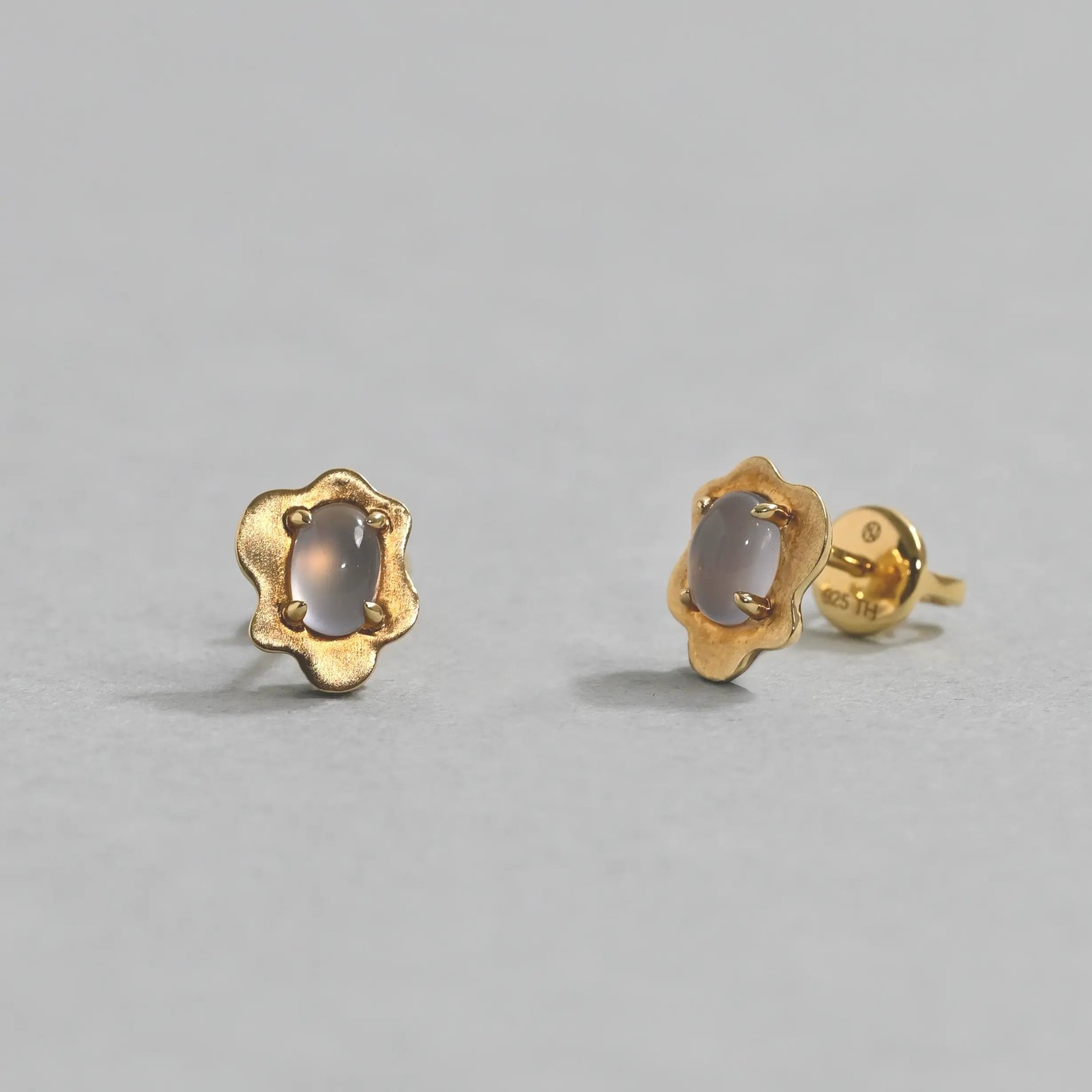 Drop Studs