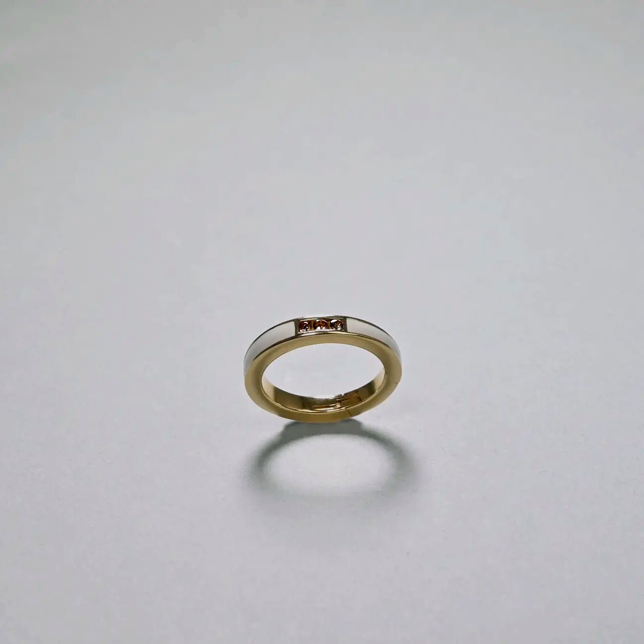 Quartz Enamel Loop Lock
