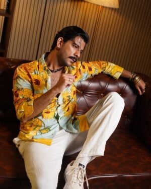 Yellow Sunflower Luxury Party Shirts For Men 1743879