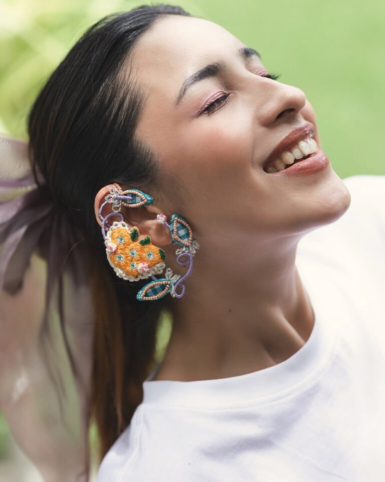 Juhi Embroidered Floral Earcuffs