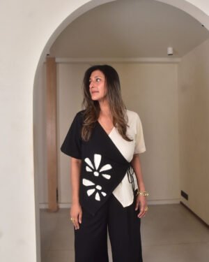 Black And Amara Applique Wrap Top5