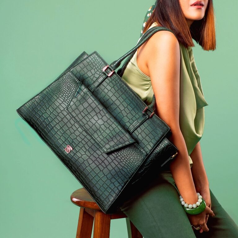 Emerald Elegance Grande Tote