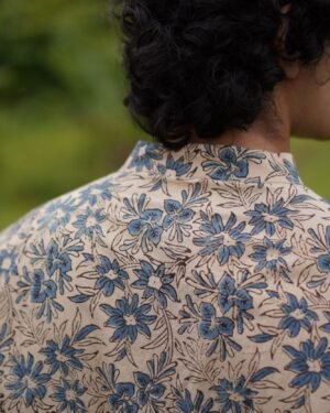 HasttvamWhiteajrakhwithbluefloralMensKurta8